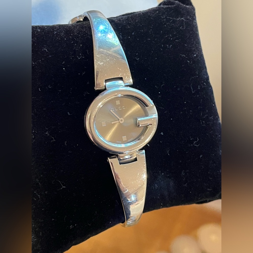 Gucci Guccissima Silver Quartz Watch For Women - YA134503